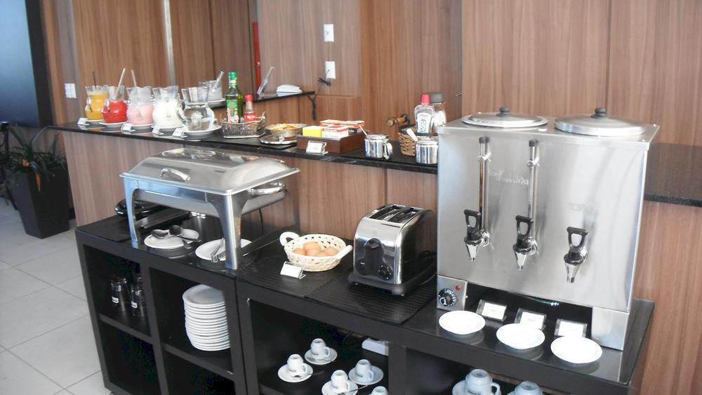 M Tower Hotel 佩洛塔斯 外观 照片